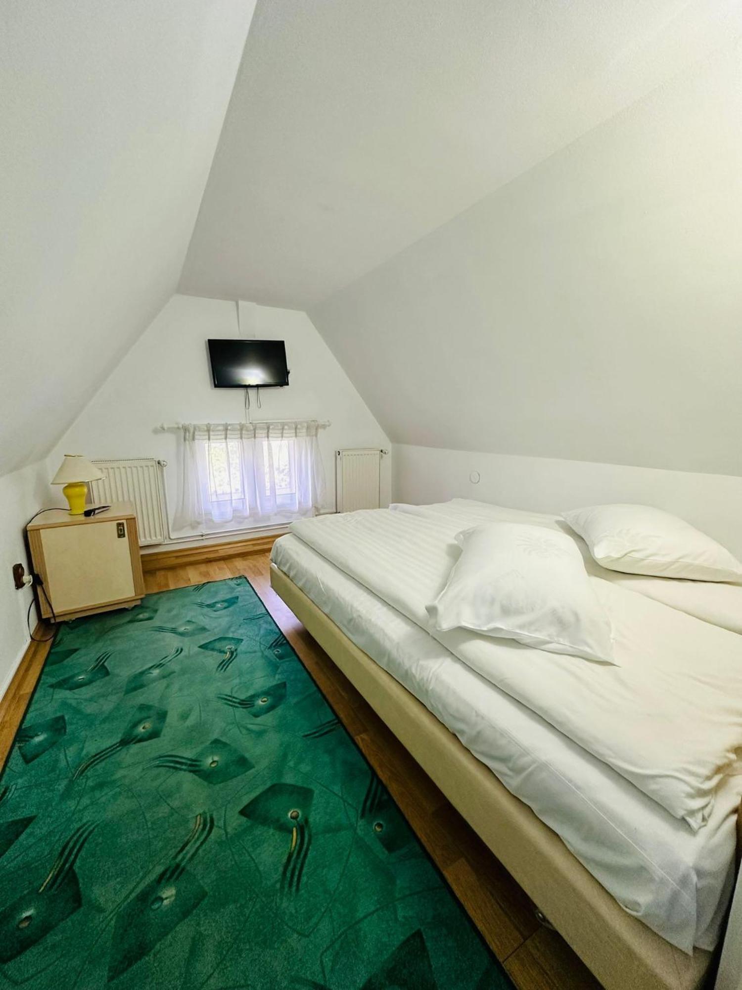 Bed and Breakfast Rapsodia Sinaia Exterior foto