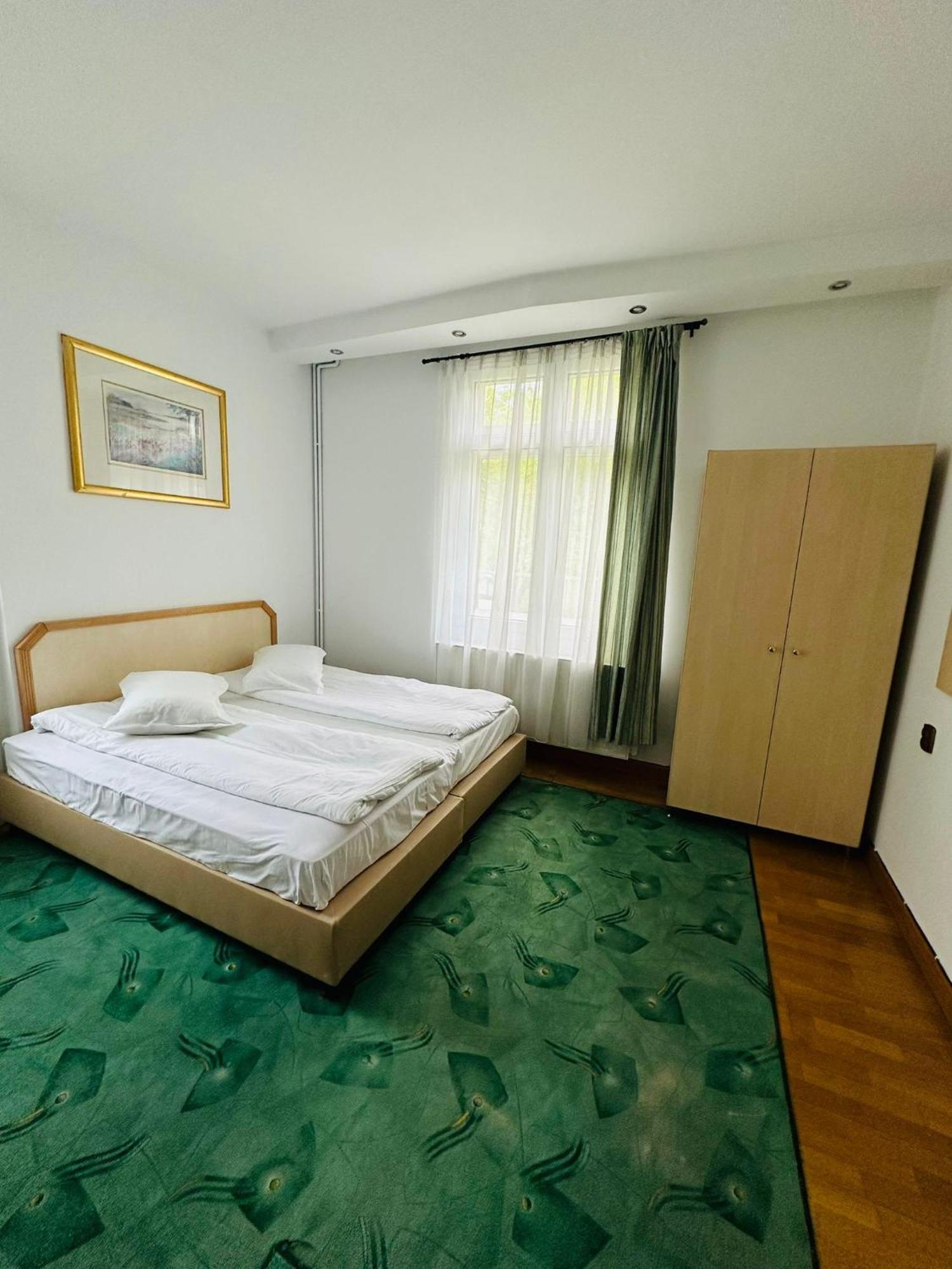 Bed and Breakfast Rapsodia Sinaia Exterior foto