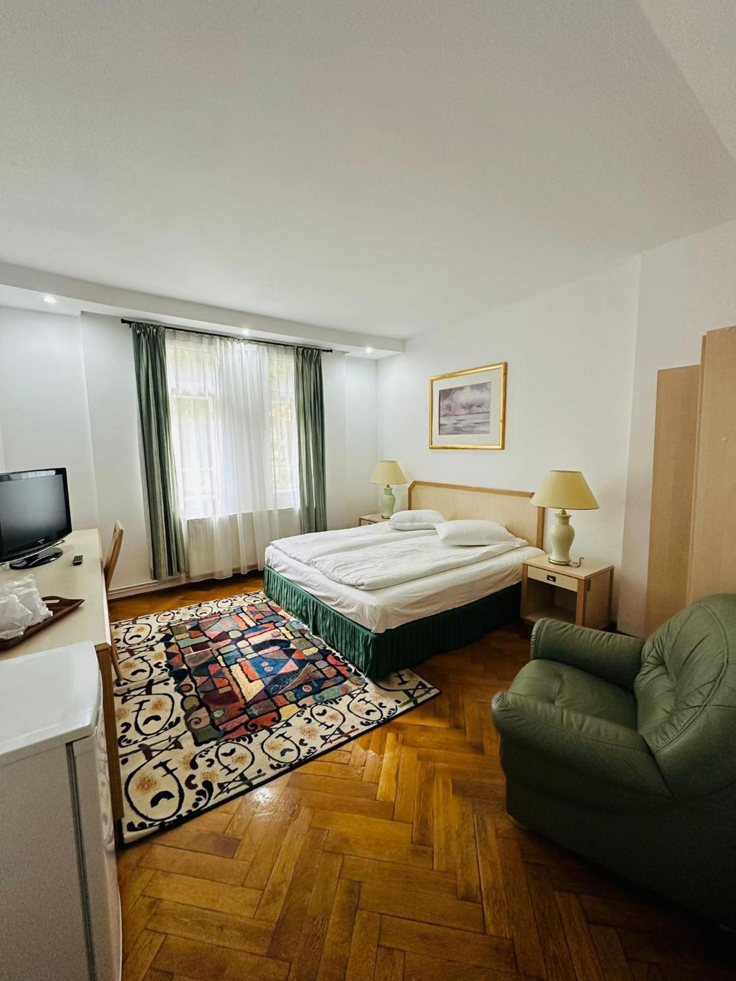 Bed and Breakfast Rapsodia Sinaia Exterior foto
