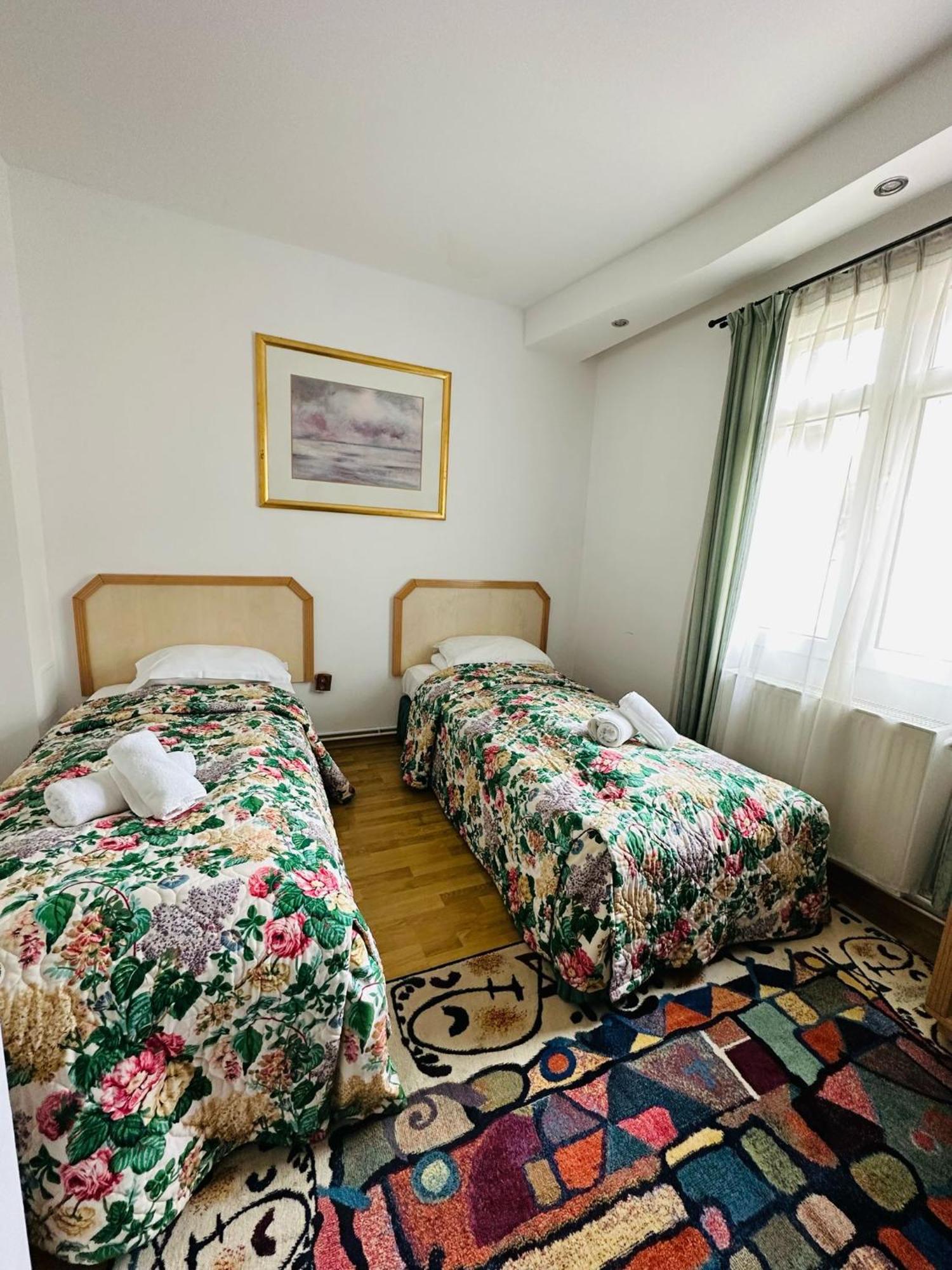 Bed and Breakfast Rapsodia Sinaia Exterior foto