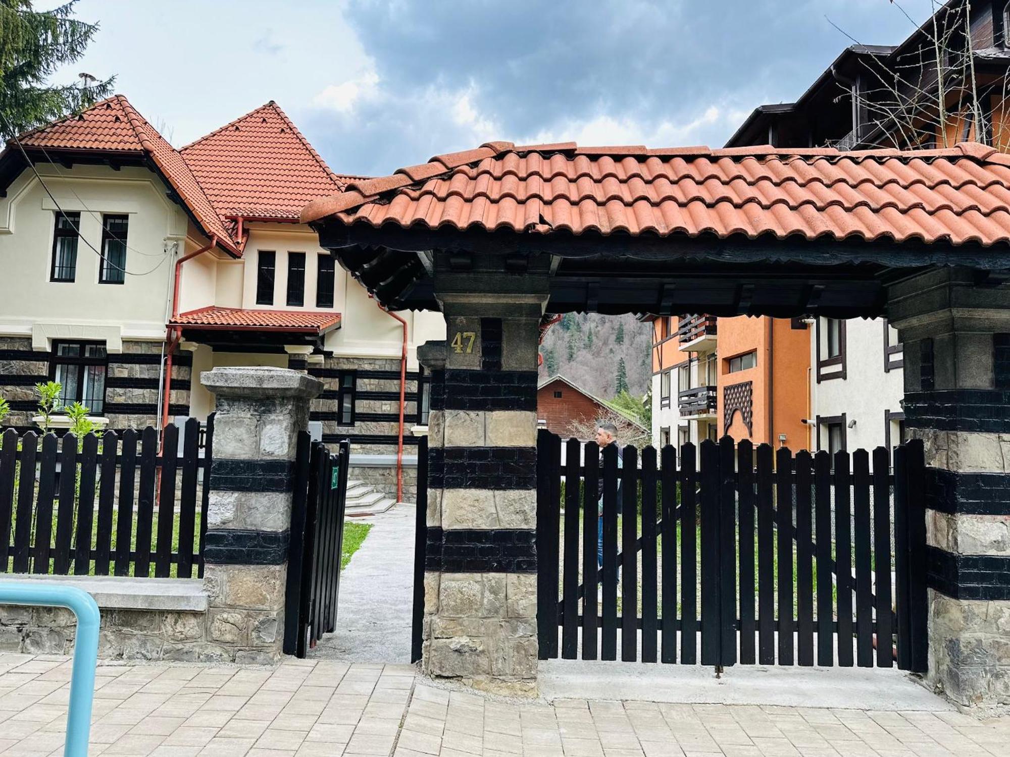 Bed and Breakfast Rapsodia Sinaia Exterior foto
